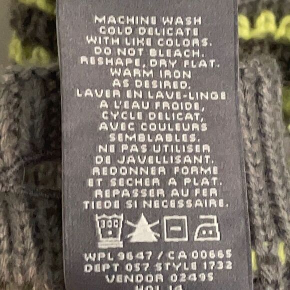 Eddie Bauer stripe convertible 3 button knit scarf - Picture 10 of 13